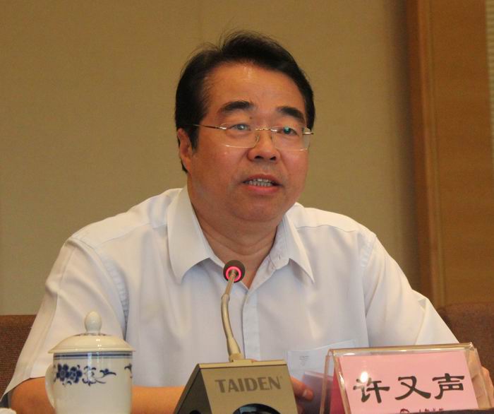 刘建武院长参加全省宣传文化系统学习《习近平总书记系列重要讲话读本》座谈会并发言(图2)